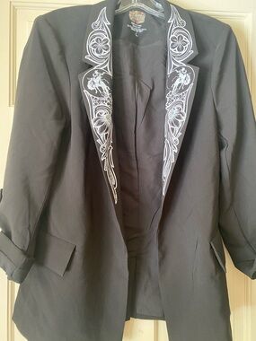 Black Embroidered Lapel Blazer -